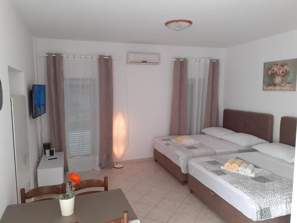 Apartments Vinea Baška Voda Buitenkant foto