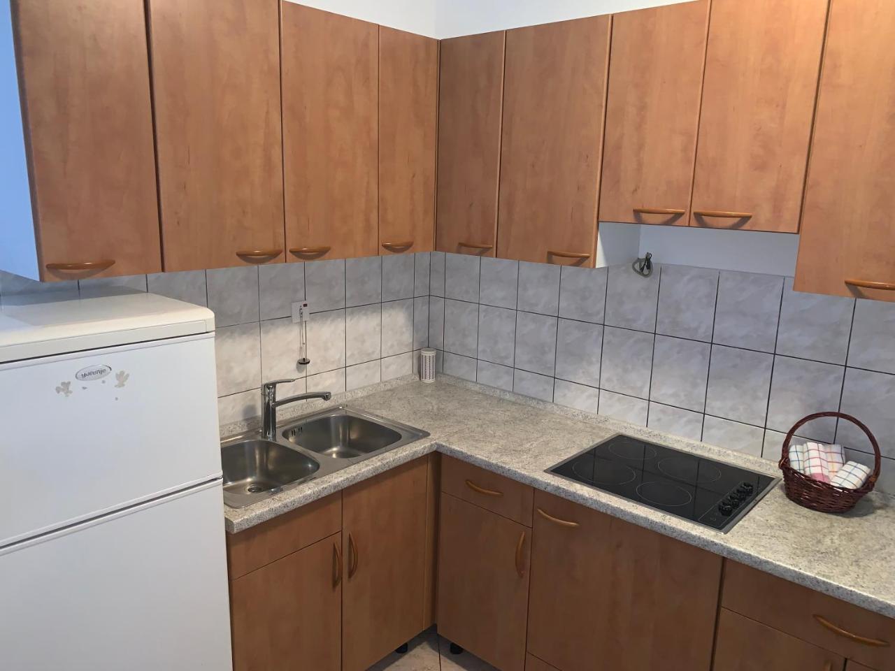 Apartments Vinea Baška Voda Buitenkant foto