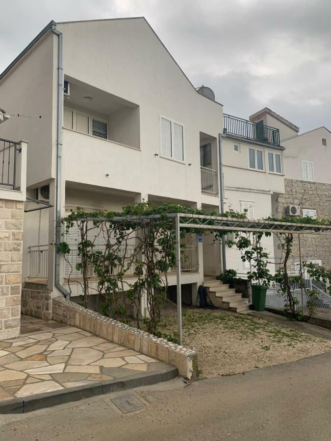 Apartments Vinea Baška Voda Buitenkant foto